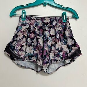 Lululemon Hotty Hot Lined  Floral Running Shorts, size 4 tall